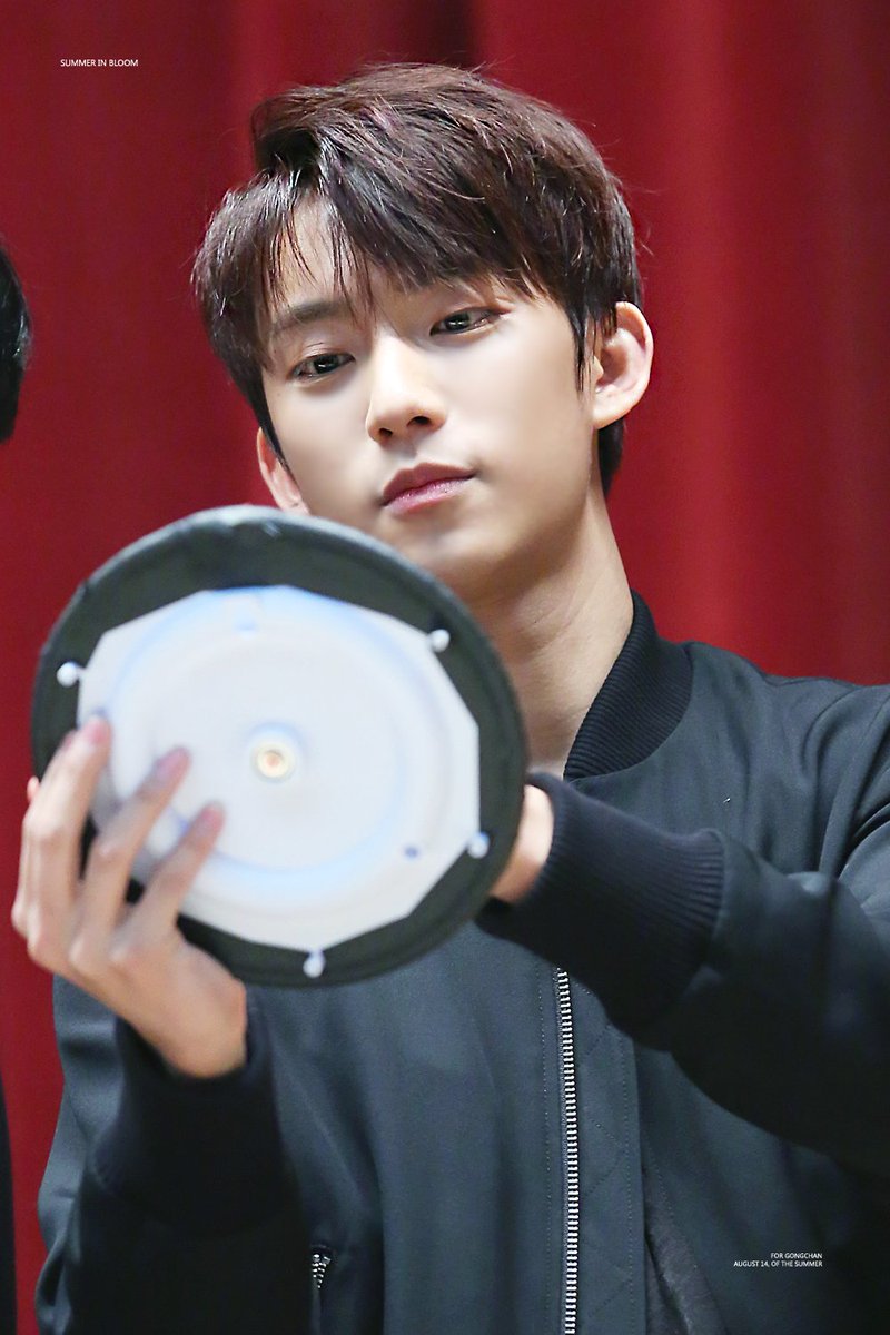 jinr_ri's tweet photo. 악몽찬이 레전드라는 사실을 세상 사람들이 다들 알았으면 좋겠다
#공찬 https://t.co/rH7ZIBvsPZ