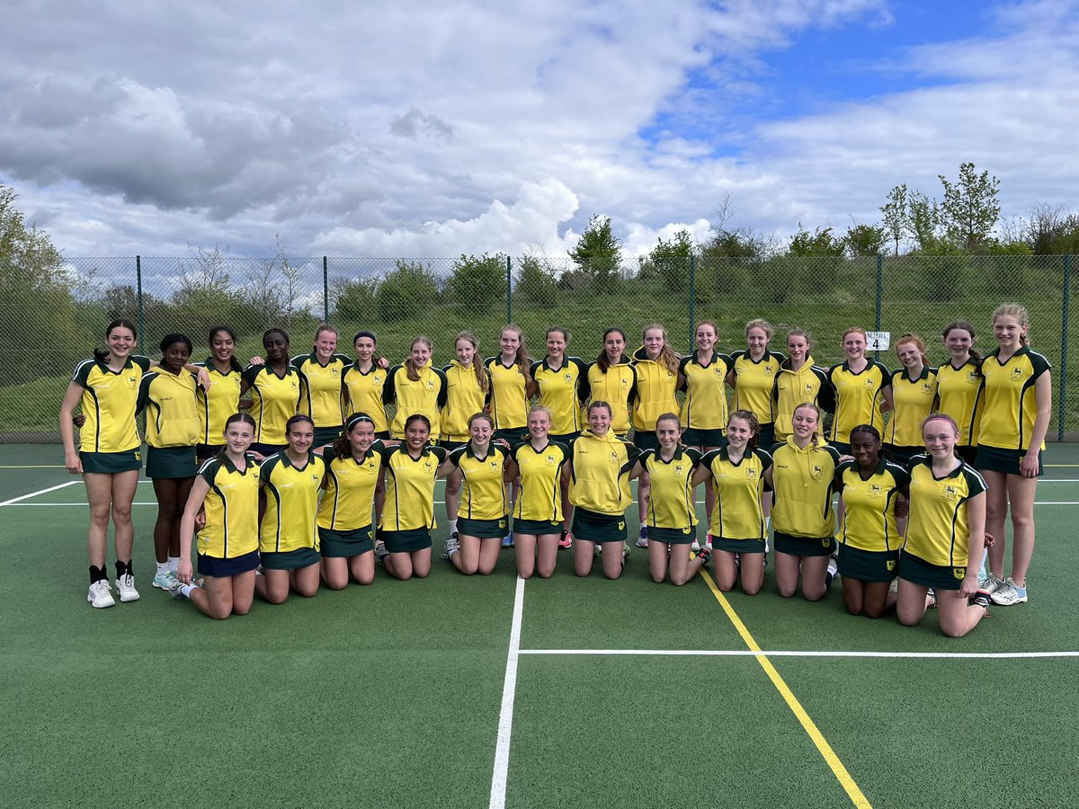 SurreyNetball's tweet image. Thank you so much @SurreyStormNPL for the Storm County U.15 PDP academics tournament today😊 special mention to Lauren who came second in the POM competition and ‘Pieters’ ladies in pink’ for finishing as the highest placed Surrey squad 🎉🎖️🎉