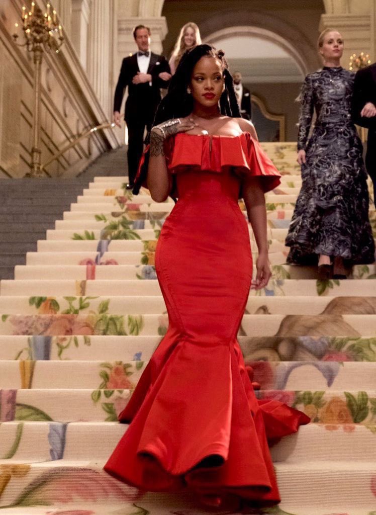 PopCulture2000s's tweet photo. rihanna at the met gala in ocean’s 8 https://t.co/DQWz9lyIlB