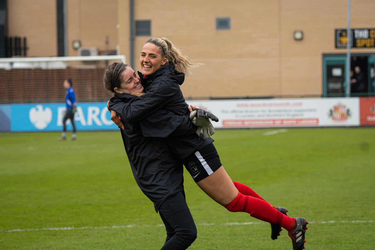 Allison_Cowling's tweet photo. Happy 100 appearance to an absolute gem of a teammate and friend, @lougriffithsxx - so very proud of you! 

And wishing the legend that is @JoiceAbbey a wonderful retirement after an incredible career! ⚽️🛤️🥦 https://t.co/PHVA5mtZvN