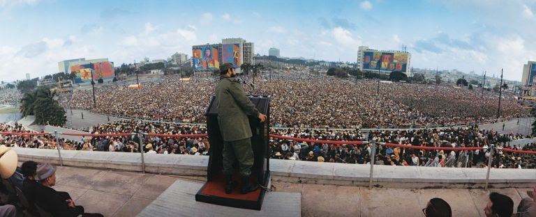 Es Primero de Mayo, y es imposible no pensar en Fidel 😍❤️✊

#ALaPatriaManosYCorazón