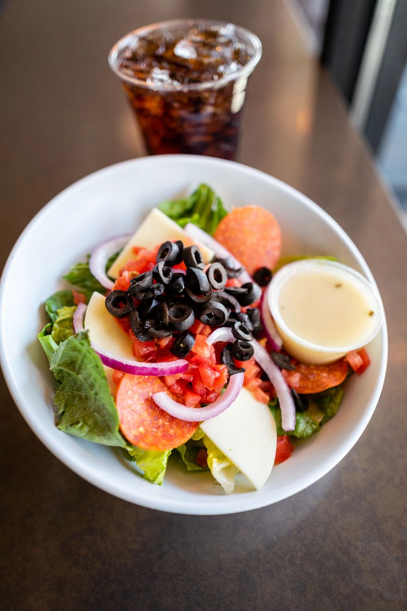 artisanpizzaco's tweet photo. After just one bite, you'll know you made the right choice to treat yourself to a delicious meal from #ArtisanPizzaCo! 👍 https://t.co/pYYYML4WYS