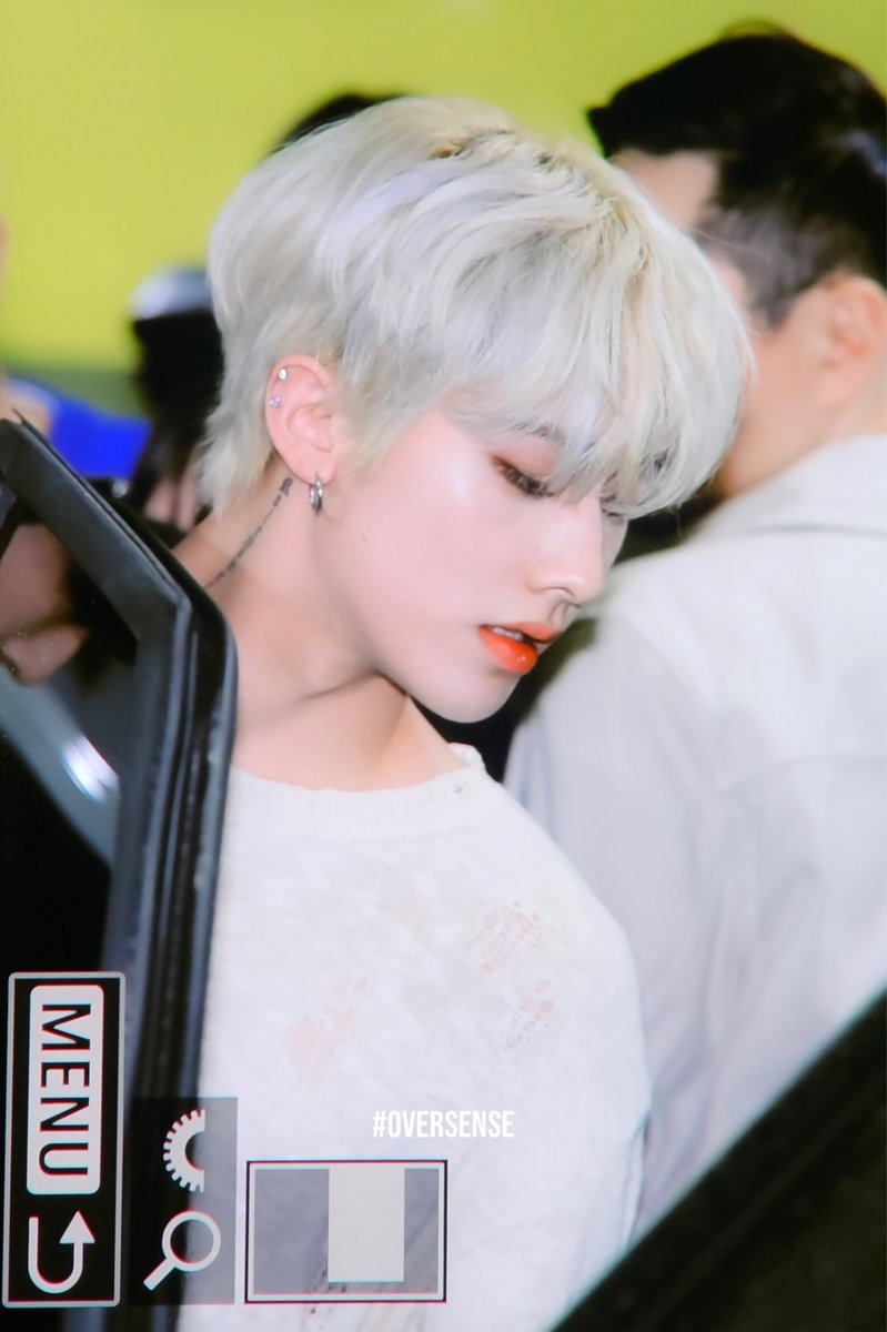 zho_shb's tweet photo. ??: 비주얼 팀이다 이거 https://t.co/Wawy6JQYHh