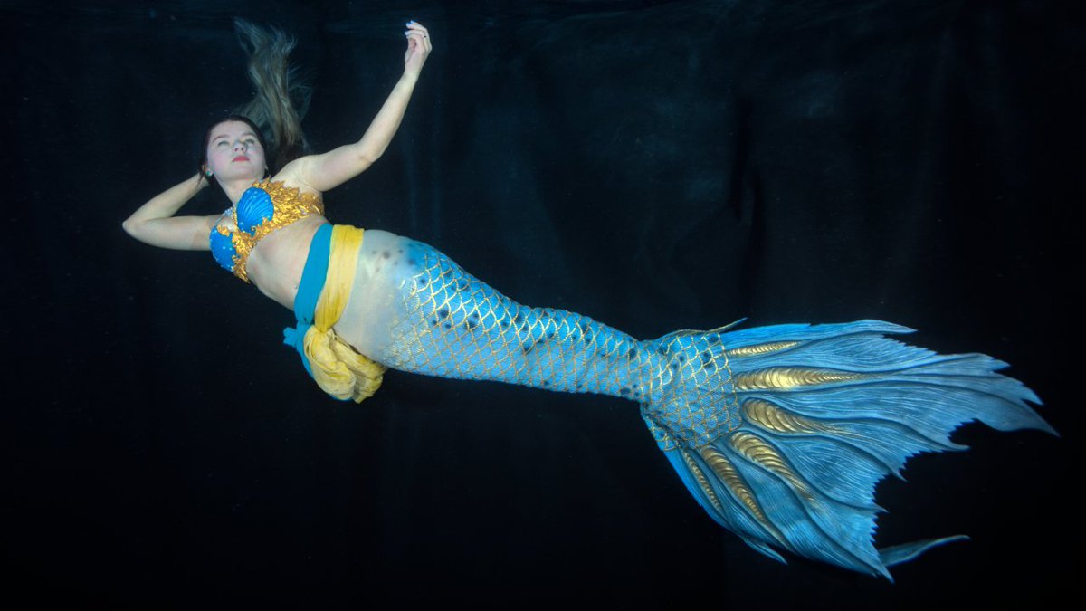 perlamareena's tweet photo. 🇸🇰 V tvojich žilách koluje krv morskej víly, tak buď morskou vílou. - Anton Čechov

🌎 In your veins flows a mermaid’s blood, so be a mermaid. - Anton Chekhov

📸 michal.lindner
💄draha_manzelka https://t.co/deBTbRR2hQ