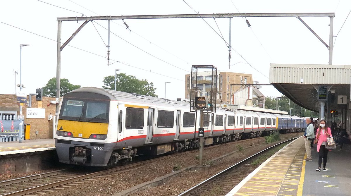 williampgwebb's tweet image. The Class 321s were the most reliable trains in Britain #Farewell321 #Class321 #Class321Farewell