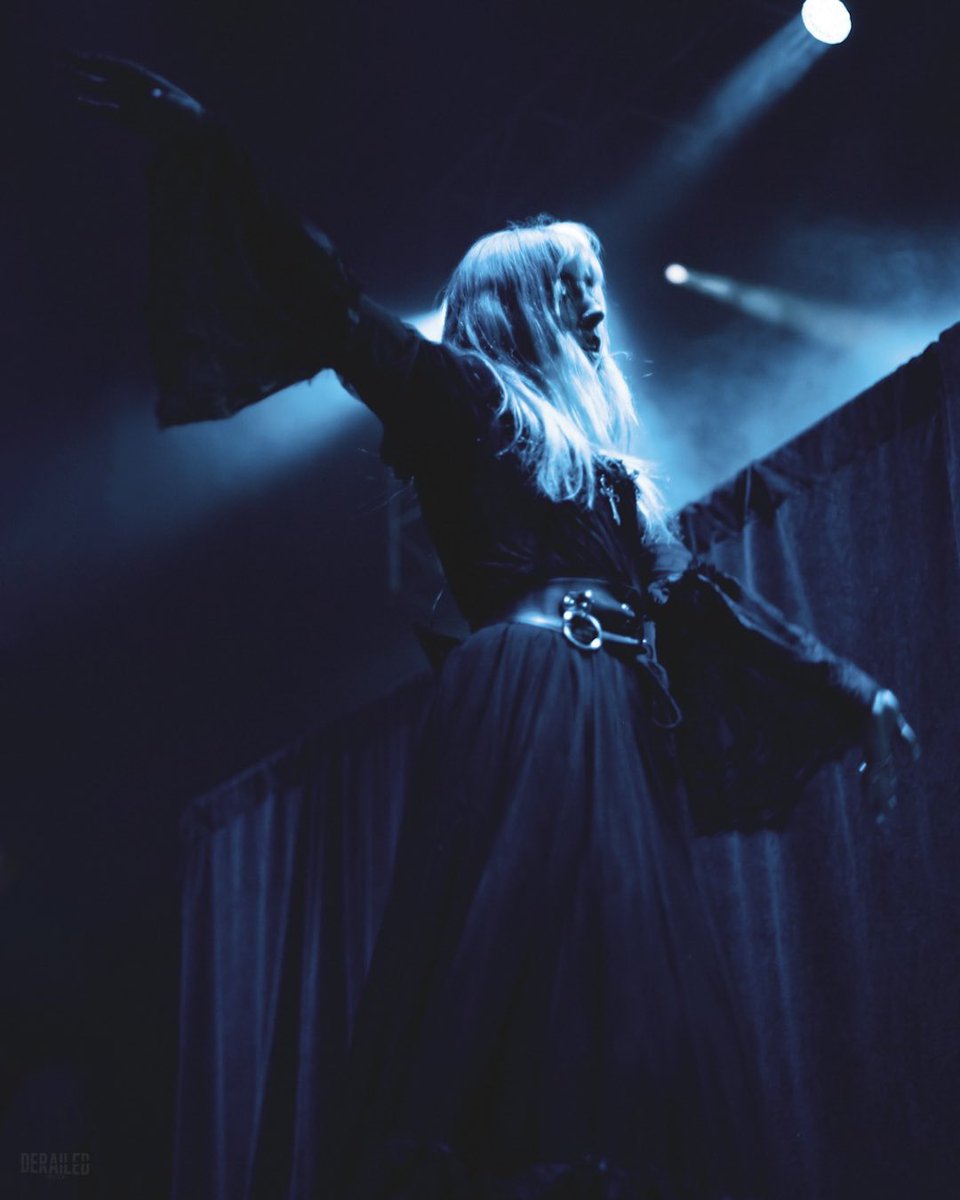 Sneak peek from last night! <a href="/kaelanmikla/">Kælan Mikla</a> opening for #VilleValo at <a href="/HOBOrlando/">House of Blues Orlando</a>!

Full gallery &amp; review #comingsoon on our website! .
.
.
#heartagram #neonnoir #kaelanmikla #concertphotography #konzert #derailedmedia 

📸: @KEBEES_