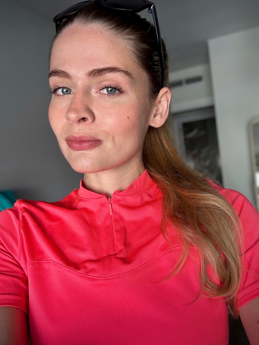 KateRealGirl's tweet photo. How about new tradition: Monday selfie? It this a thing already? Send yours! https://t.co/WuWzkW3IEV