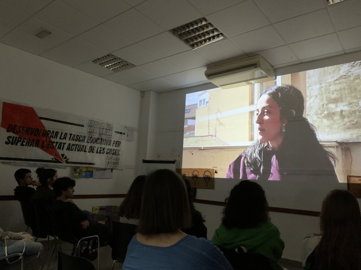 AETantComPuc's tweet photo. 📣 Avui ha tingut lloc la projecció del #Prisma03 a l’Edifici de Fàtima. Gràcies a les que heu vingut!✨
Us deixem unes imatges de la projecció, així com l’enllaç a les reflexions de @aniquemas per si les voleu veure!!❤️🔥
https://t.co/ZFRu7fhmH3 https://t.co/KB31iF3l3Z
