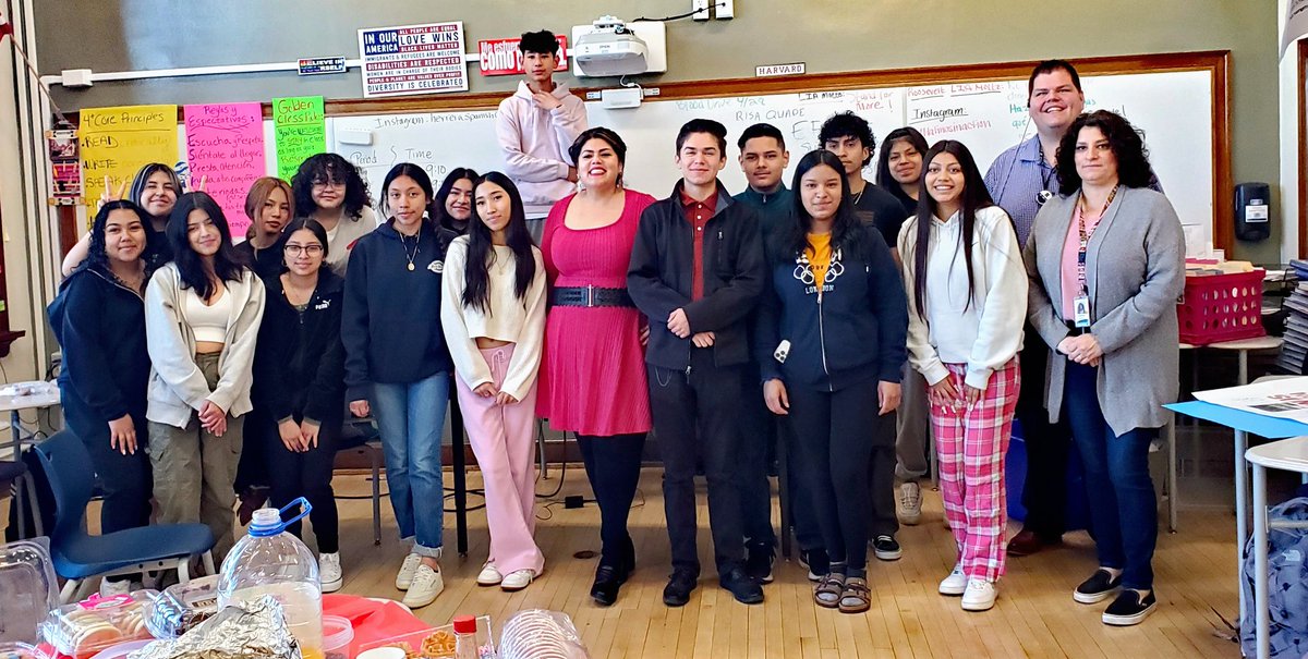 RubyRedTeacher's tweet photo. HAPPY Principal's Day!!!
LIA Celebrated our aaahmzing Roosevelt High principal, Steven Kirk Schappaugh. Thank you for all that you do for our school and humanity.
#LeadByExample #LIA #stand4More  #BreakfastofChampions https://t.co/RpiAnR920F