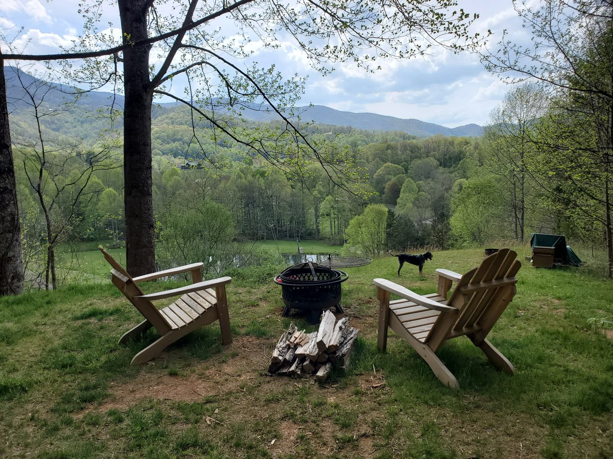 Our no-fuss #Tentrr campsite is open for the summer! #camping #roanmountain #tennessee #AppalachianTrail #Glamping 🏞️⛺️🏕️🔥

tentrr.com/explore/Tennes…
