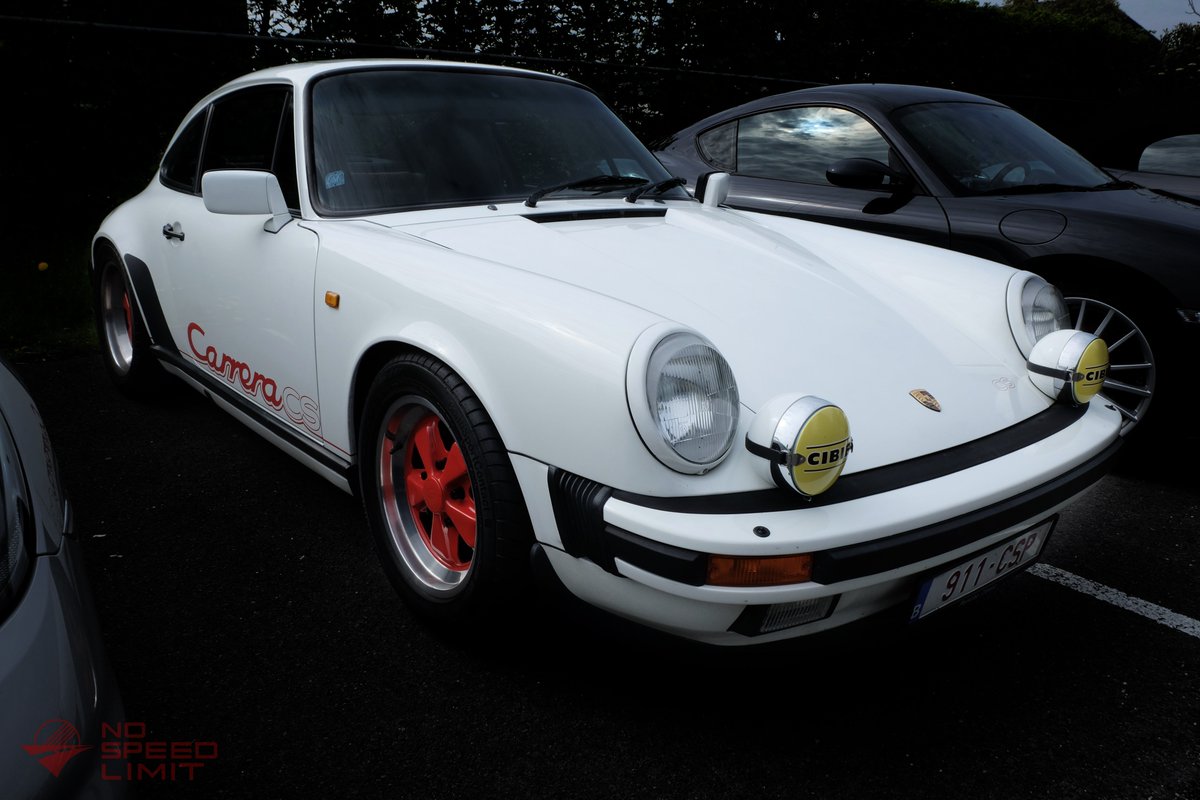 NoSpeedLimit_it's tweet photo. #porsche911carreraCS #clubsport (a real one?) #porsche911 #cibie #porsche911typeG #aircooledporsche911 #boxerengine #flatsix #rearengine #throughthewindshield #porsche911carrera #thereisnosubstitute https://t.co/KY8cZsOOLZ