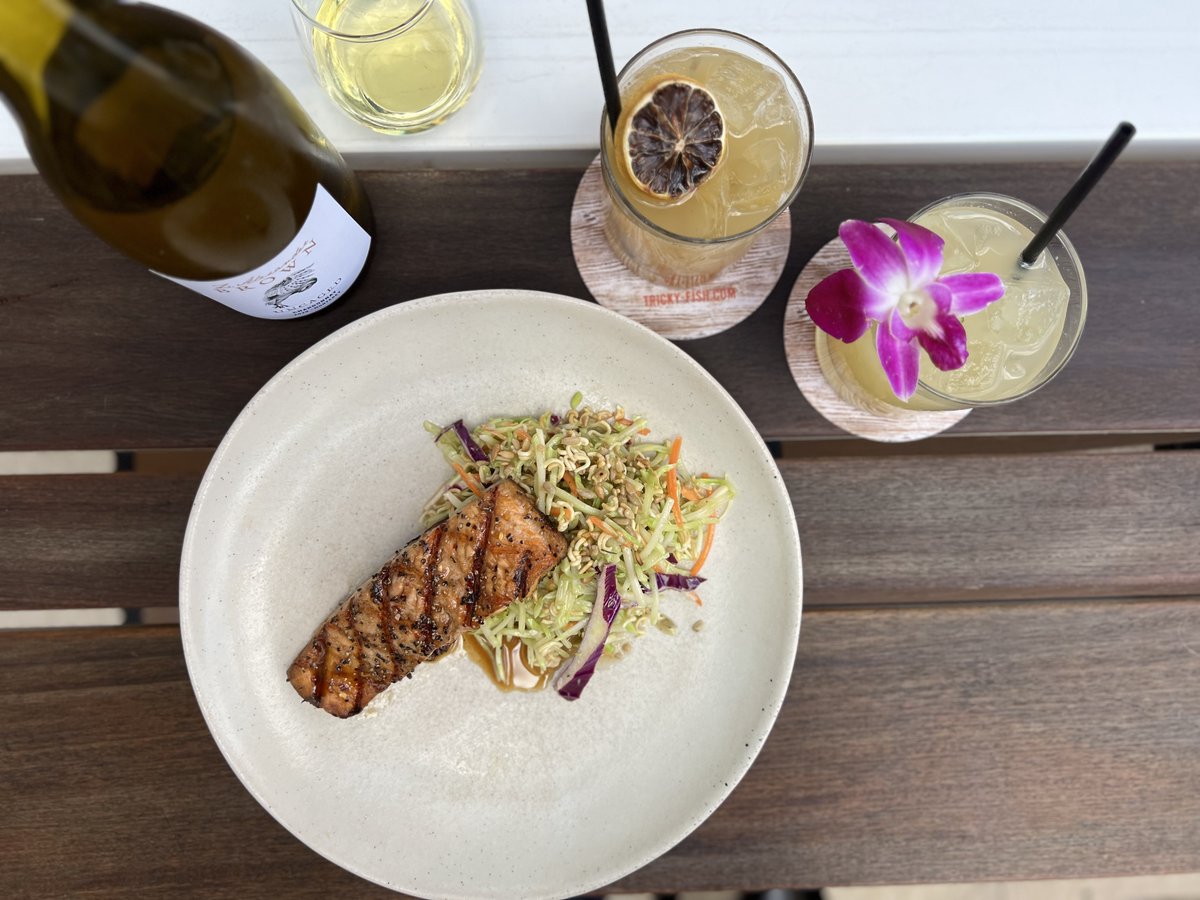 May Special!!!  

Honey Glazed Salmon - Broccoli slaw with ramen &amp; sunflower seeds.

The perfect way to eat light for the summer while still indulging. 

#trickyfish #hiddengemsdallas #PHV #prestonhollowvillage #thestarfrisco #watersidefortworth #dinecityline #citylindfw