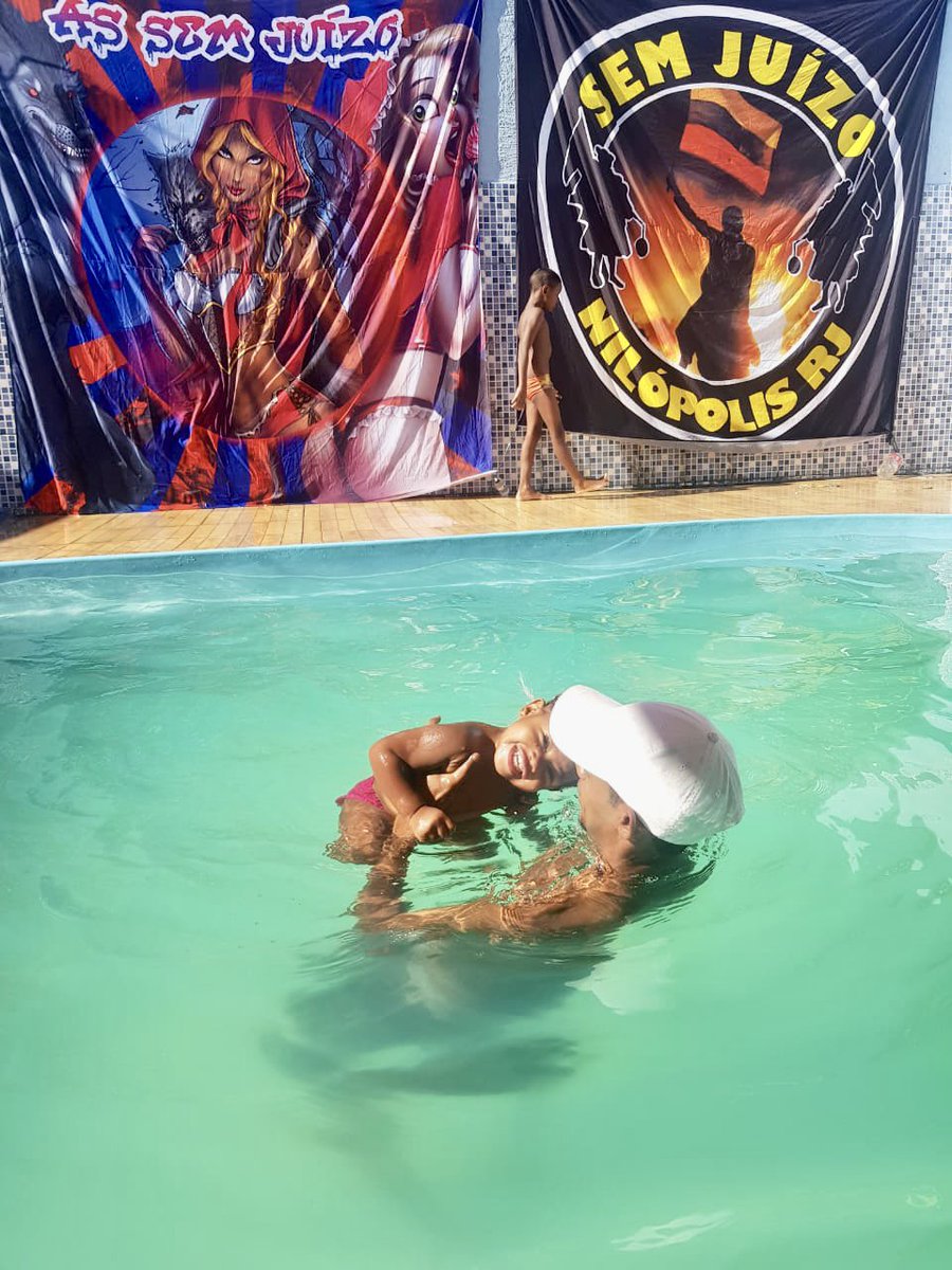 LucasPvte's tweet photo. De ontem minh pequena sem juízo . 🎭🤩🥰😍. #Afilhada 👨‍👧❤️ https://t.co/ofE3nkQzzh