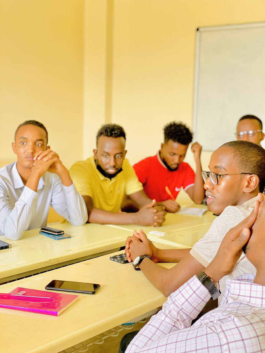 Fasa_Simad's tweet photo. 1 Maayo waca dhacay kulankii golaha fulinta  bilaha ahaa ee midowga ardayda kuliyadakulanka siguud waxa looga hadalayay sidii loo waji lahaa isbuuca dhaqanka ee jamacada simad,
Kulanka waxa shirgudoomiyay Gudomiye Abdisalam Liban . 

@SIMADUniversity 
@Dahirhasan 
@Barre_Digdig https://t.co/vNCjXeGLnz