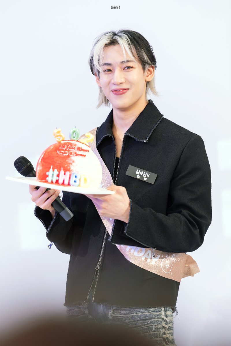 bammad0502's tweet photo. 뱀아 생일 축하한다. https://t.co/fw50RkobxW