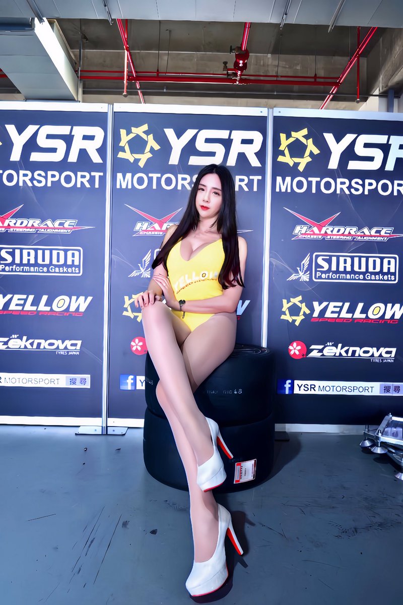 momochiangmomo's tweet photo. #Yellowspeedracing #YSR #hardrace #secracing #siruda #zeknova #vpracing #momochiangmomo https://t.co/M1iaUE7RaM