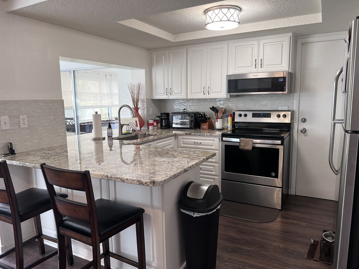 daelyn's tweet photo. I love this little kitchen from the open house I showed this weekend. The owner completely renovated it himself and it looks amazing! 
#homerenovation #realestate #kitchen https://t.co/ituyI1vRE4