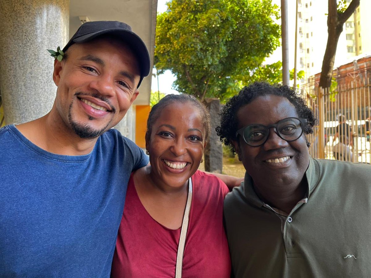 tiamaoficial's tweet photo. Eles fizeram e fazem história no audiovisual brasileiro. É impossível falar do cinema nacional e não citar esses artistas espetaculares e que ainda foram “crushs” de uma geração! Salve Jonathan Haagasen e Leandro Firmino! https://t.co/rASXiZqHoG