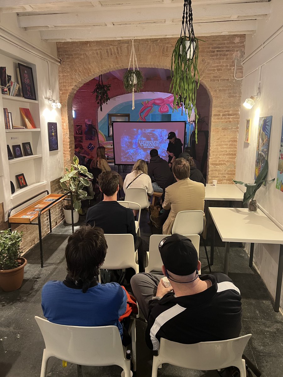 Full house for the privacy punks ;) #blockchain #privacy #web3 #anon #hub #BCN #galeria <a href="/gov_dao/">gov.dao</a>