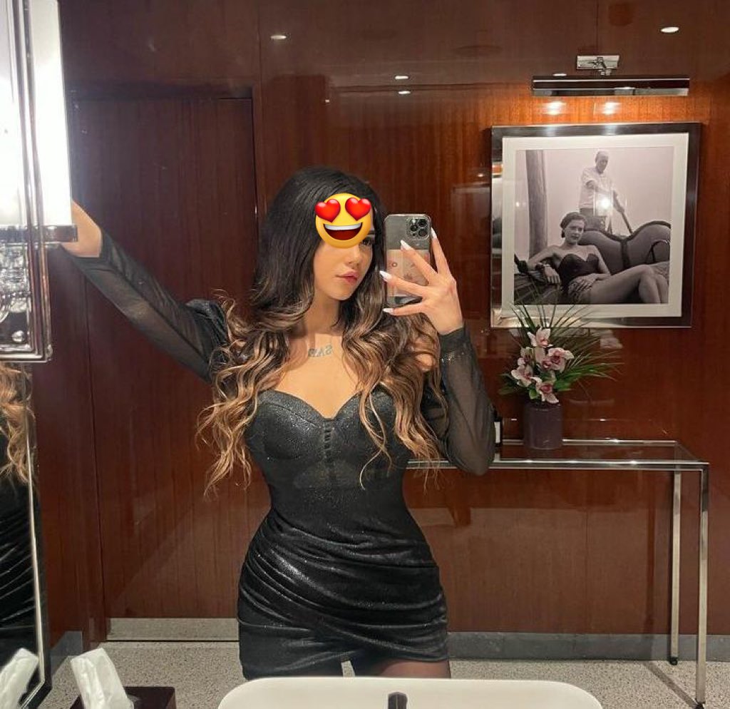 2 evim, 1 arabam, bankada 430.00 bin TL param, 80 bin TL maaşım ve doğal güzelliğim var, sizin neyiniz var?