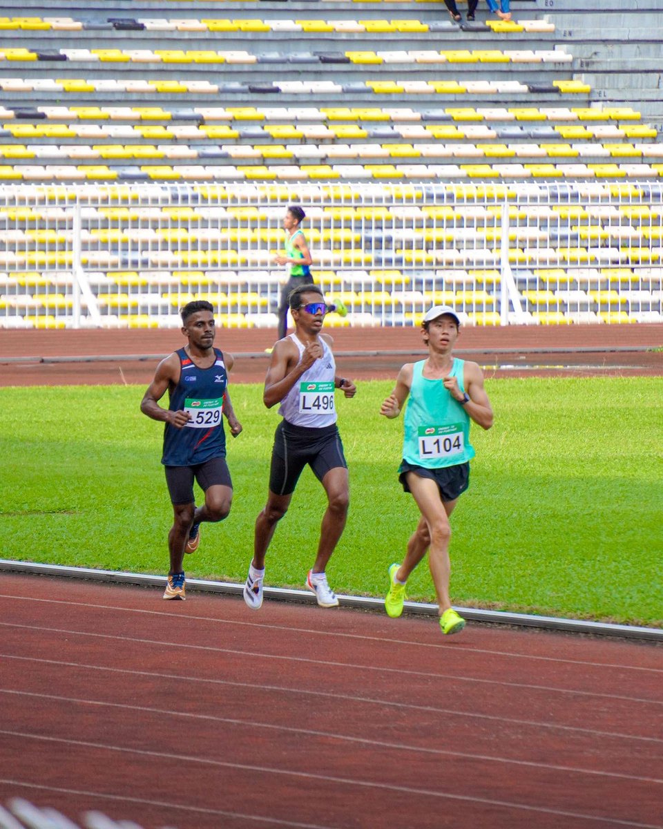 Perak Open 5000m, 16:41.

Cubaan pertama untuk sub 16, tidak berjaya. Kita cuba lagi lain hari. Terima kasih atas sokongan dan dorongan rakan-rakan.