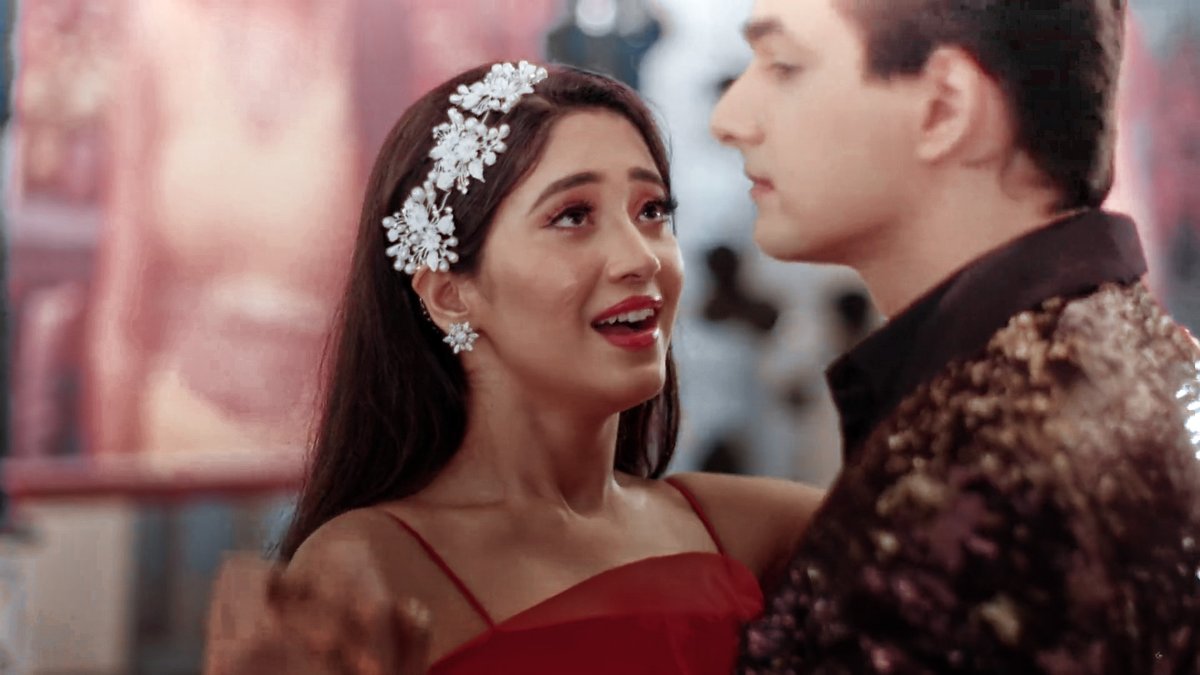 softkaira's tweet photo. I could write a book
About your little lovin' ways...

#Yrkkh || #Kaira
#MohsinKhan || #ShivangiJoshi https://t.co/dGaslBIgvo