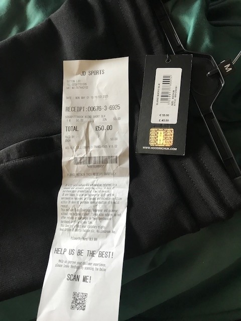 CableJunction's tweet photo. @jdhelpteam 
It is customary to over-charge customers (rather unusual given the tags are scanned) and then to leave the security tag on? 
Poor show!  
#JDsports https://t.co/rvr5e4g0ML