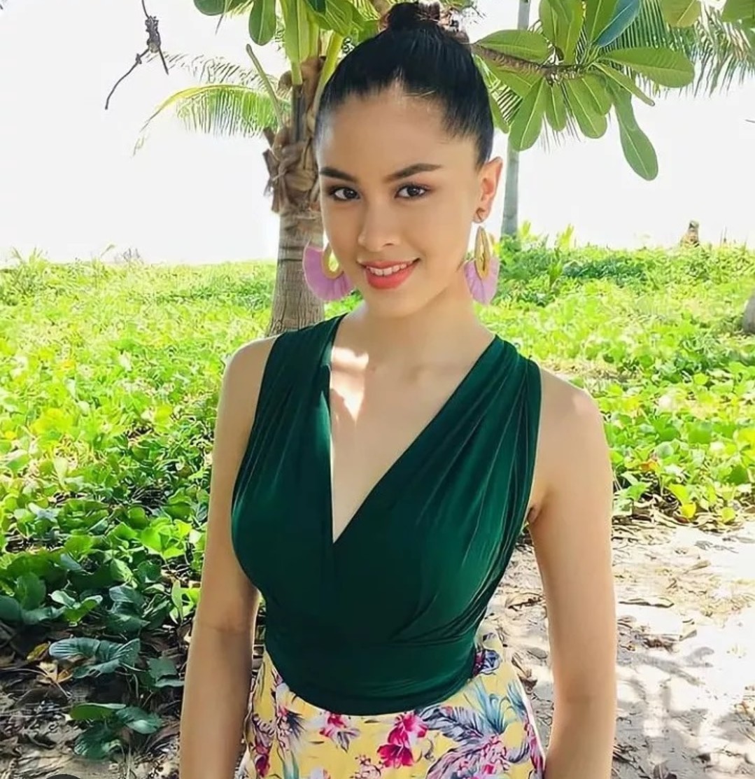 Before this night ends love. Happy 24th birthday ulit sayo. I wish you nothing but the best in life. Let's enjoy life to the fullest.😇🤗
Magpapaka busy na muna ulit ako sa studies starting tomorrow hihihi pero always remember na andito lng ako palagi for you.😘

#KissesDelavin