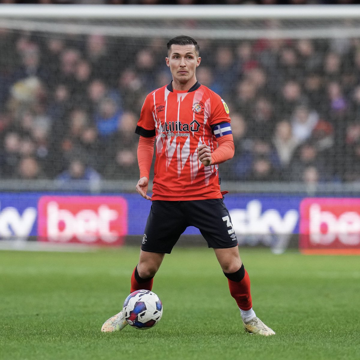 LutonTown's tweet photo. Back on the bench. ๐ช
@DanPotts03 x @FredOnyedinma_
#BLALUT | #COYH https://t.co/6T73uLEqdL