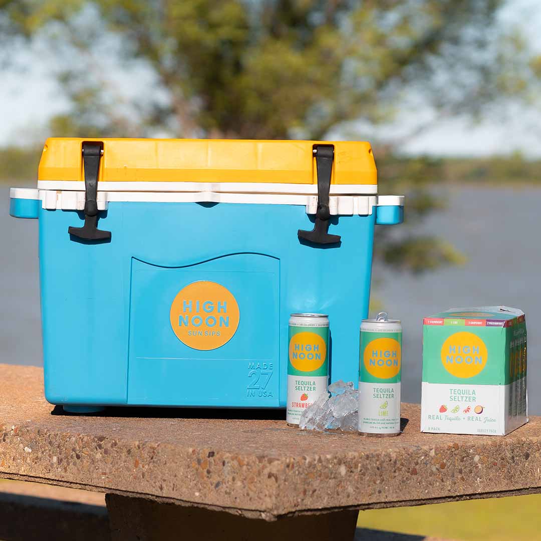 Order a custom cooler from Taiga Coolers today and get ready to explore in style! With endless customization options and top-notch quality, our coolers are sure to keep your drinks cold and your food fresh. #TaigaCoolers #CustomCoolers #AdventureTime 🏞️❄️'