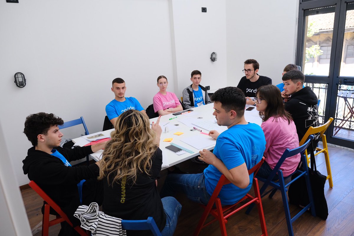 Si gjithnjë, "PONDER" është një eksperiencë unike, edhe akoma më tepër kjo eksperiencë kombëtare me të rinj plot vizion për të qenë të shkëlqyer në fushat ku do të japin kontributin e tyre në të ardhmen!
Faleminderit <a href="/IctSlab/">ICTSlab</a> për eksperiencën fantastike që krijoni për të rinjtë!