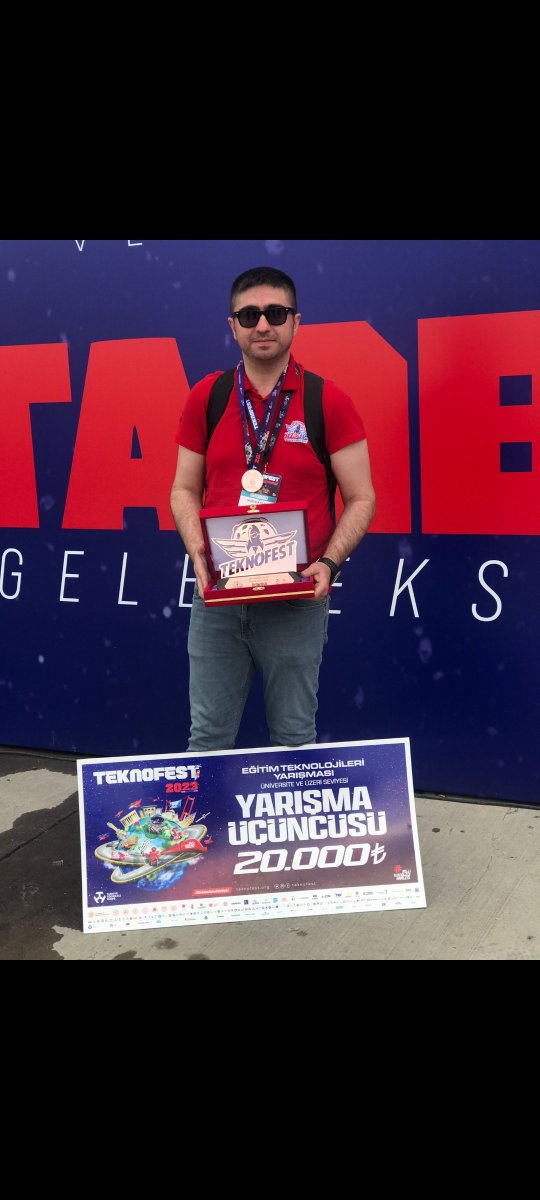 🇹🇷Teknofest Türkiye üçüncülüğü Yozgat'tan🇹🇷
Eğitim Tek. Kategorisinde 123 bin başvuru arasından Teknofest   Türkiye finallerinde Rehber Öğretmenimiz Mustafa YILMAZ'ın projesi Türkiye Üçüncüsü oldu. tebrik ediyoruz 👏👏 <a href="/ziyapolat73/">Ziya POLAT</a> <a href="/yusufyaz66/">Yusuf Yazıcı</a> <a href="/koyuncu_/">abdulkadir koyuncu</a> <a href="/mceylan_66/">Murat Ceylan</a> @BilsemMeb