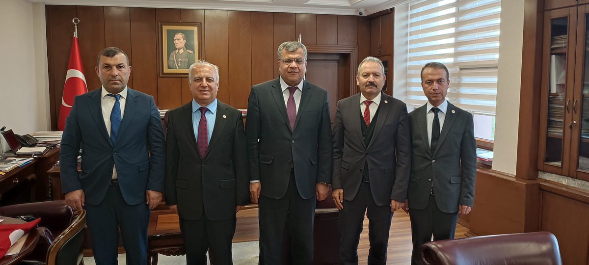 Değerli Arkadaşlar
Bugün Sayın Msb Bakanımız Hulusi Akar ile talimatı ile beraber Msb Bakan Yardımcısı Yunus Emre Karaosmanoğlu,Msb Personel Gen Md.Msb Hukuk Hizmetleri Gen.Md ve yetkililerle Uzman Çavuşların Kadro 
ve özlük hakları ile ilgili 2 saat süren bir