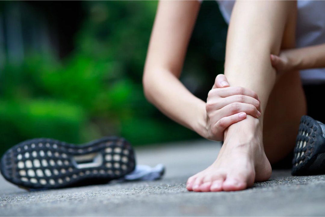 Desert_Pod_Med's tweet photo. Are foot problems keeping you from enjoying the outdoors? We’re here to help you address your concerns so you can get back to enjoying your favorite activities, such as hiking, camping, and exploring. Contact us today! https://t.co/HPvZ5yZa37 https://t.co/rVzlP0Ns9b