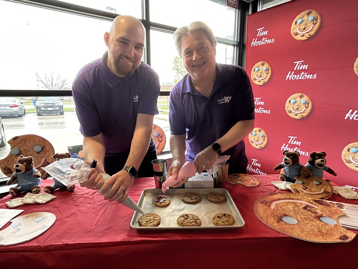 InvestChildren's tweet photo. #SMILECOOKIE Week has begun!
Thank you to Nouri, Mirjana and Goran Mamika for hosting the launch at their Adelaide and Sunningdale @timhortons ! Thanks also to our recipient partner @chfhope What a great way to start the week. #helpingkids #yummyweek #cookieshelp #CommunityLove https://t.co/rhSvwoKcKL