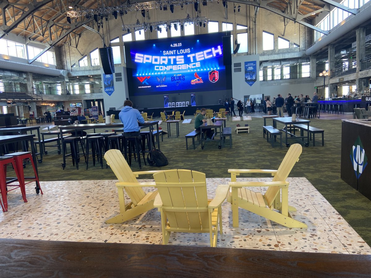 launchcode's tweet image. Thank you @TechSTLmo for another amazing STL Tech Week. LaunchCode staff went all across the community to attend numerous events and spread the word about our mission! Until next time 🚀 #STLTechWeek