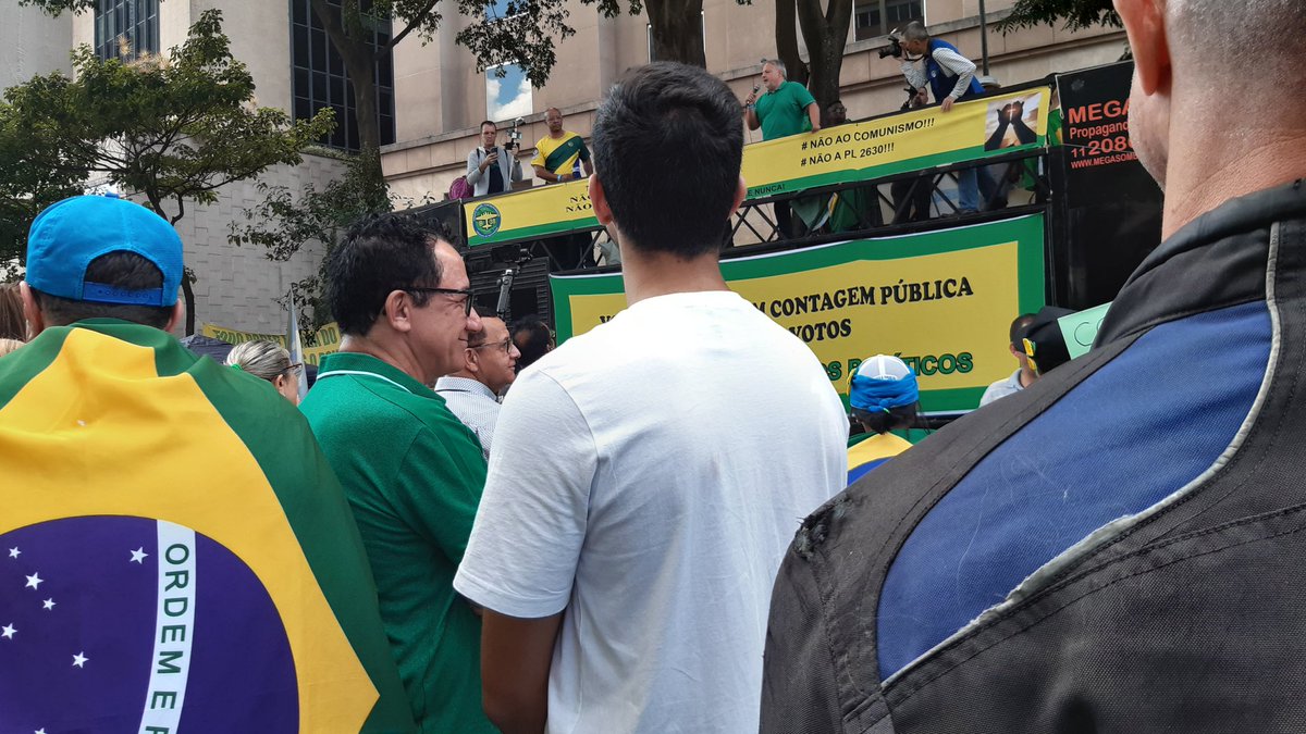 Leila5411's tweet photo. Na Paulista agora https://t.co/9PX6FZyXhA