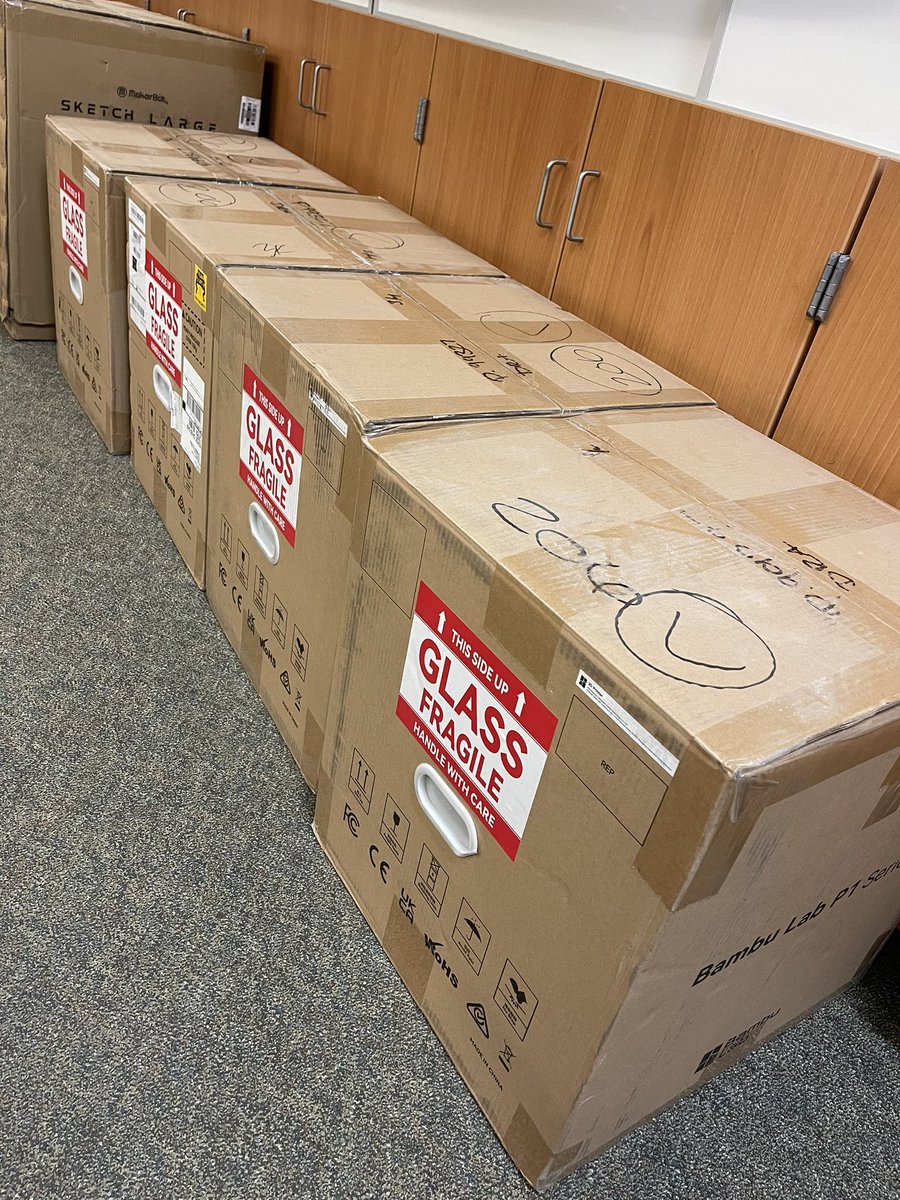 EternalNewsNow's tweet image. Our ELOP before school program just received 4 P1P @BambulabGlobal and I want to take the day off just to set them up.  8 AMS coming soon.  Multi-color prints coming soon. #DesertRidgeAcademy #DSUSD #makerclassroom #3DModel #3DPrinting #edtech #SpringCUE #BambuLab