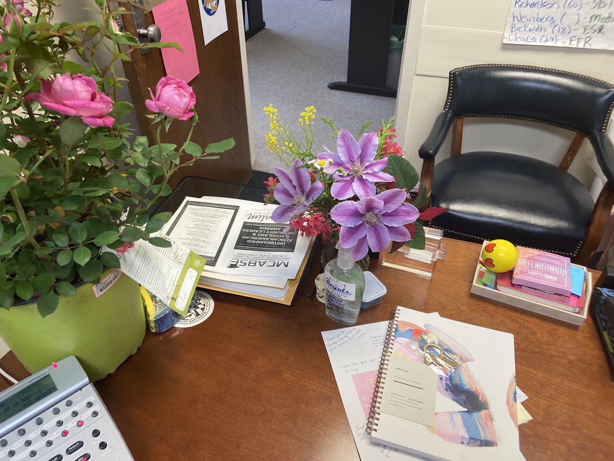 RICARoyals's tweet photo. What a beautiful way to start Monday and the month of May with my staff and students surprising me with Principal Appreciation Day! It truly made my day! @MCPS @mcpsequityteam @MCPSLeaderDev https://t.co/9xBzvvWioM