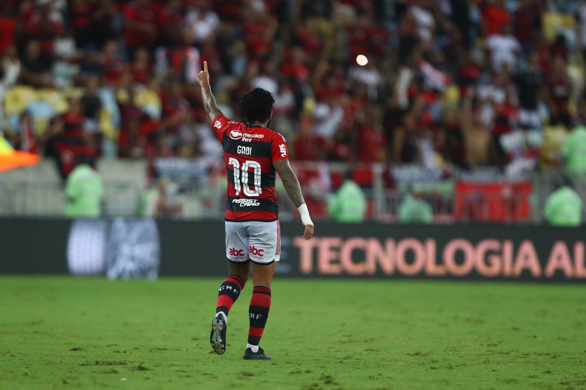 A fase não é das melhores, mas desistir não é de seu feitio. Jogando pela nação com raça as coisas voltarão a ser como antes...

<a href="/gabigol/">Gabriel B.</a> <a href="/Flamengo/">Flamengo</a>