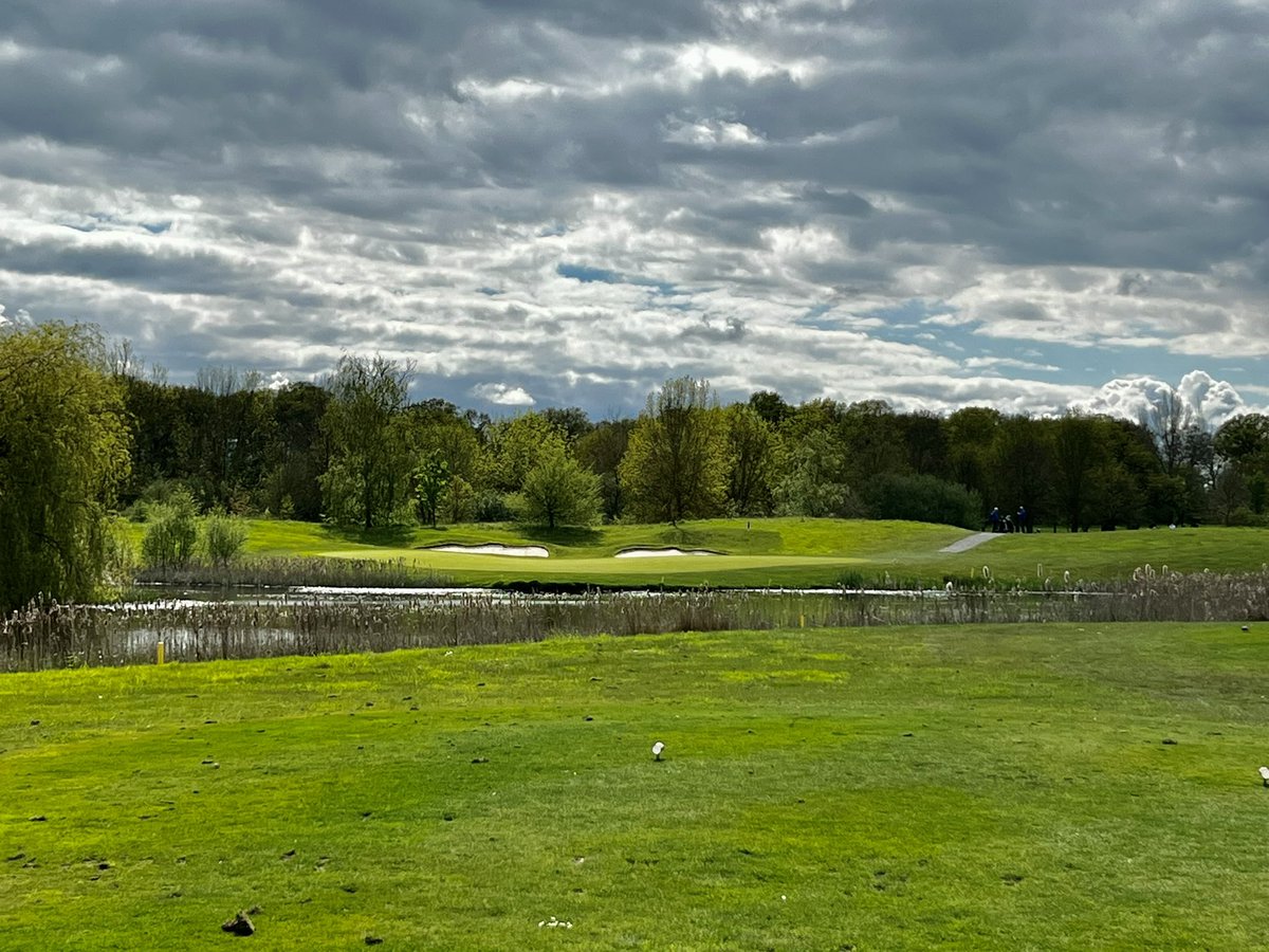 trickgolfshow's tweet photo. Beautiful afternoon #golfing @ThonockPark playing #KarstenLakes highly recommended for you next #GolfDay #SocietyGolfDay #CorporateGolfDay #GolfBreak https://t.co/ouu35mB5C4