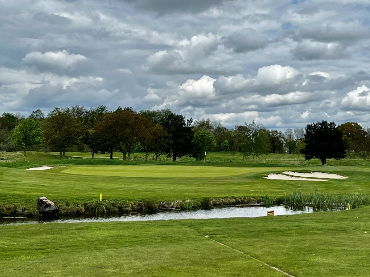trickgolfshow's tweet photo. Beautiful afternoon #golfing @ThonockPark playing #KarstenLakes highly recommended for you next #GolfDay #SocietyGolfDay #CorporateGolfDay #GolfBreak https://t.co/ouu35mB5C4