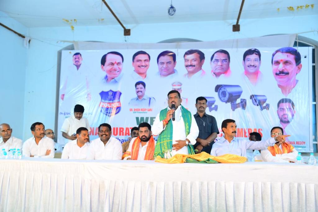 GMRMLAPTC's tweet image. @AmeenpurM పరిధిలోని 5వ వార్డు మాధవపురి హిల్స్, ఆర్టీసీ కాలనీ, జనప్రియ కాలనీలలో 15 లక్షల రూపాయలతో ఏర్పాటు చేసిన 100  #cccamera లను ప్రారంభించిన @GMRMLAPTC గారు  హాజరైన స్థానిక ప్రజా ప్రతినిధులు, పోలీస్ శాఖ అధికారులు.
@TelanganaCMO @TelanganaDGP 
@PanduThummala @spsangareddy