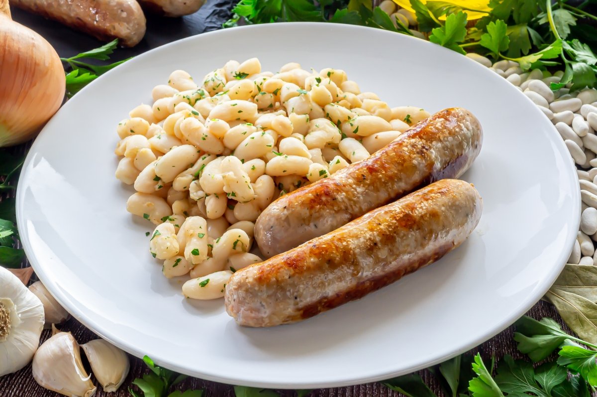 10. Cataluña

- Calçots amb Romesco
- Crema Catalana
- Escalivada
- Mongetes amb Botifarra