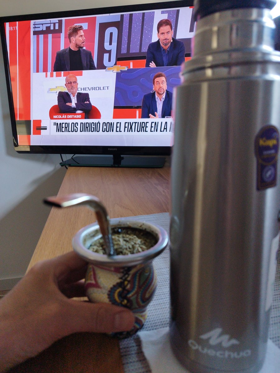 arroba1990's tweet photo. #espnf90 Feliz día a todos gente saludos desde Valencia España, los veo siempre, acá tomando unos mates, chiquito avisa cuando venís por estos lados así salimos a correr https://t.co/x9r2bypucG