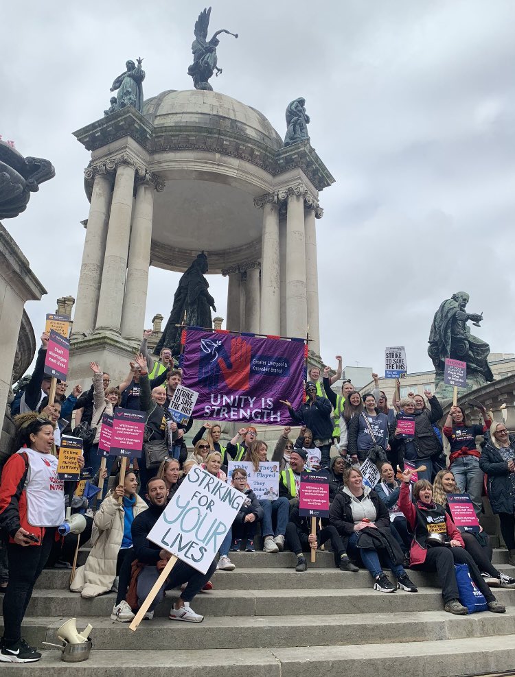 Nurses supporting each other and fighting for our NHS, for appropriate staffing levels, for the care patients deserve and for a salary which reflects their worth and helps support the ongoing education required to practice competently and safely #RCNStrikes #BullyBarclay #Nurse