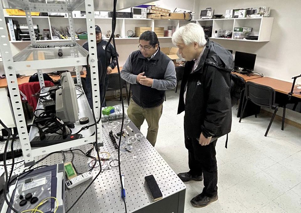 electrica_ucsc's tweet image. (NOTICIA).- Con una gran audiencia en su presentación final, culminó la visita del Doctor Takashi Miyata, donde nos explicó el avance y los desafíos del Tokio Atacama Observatory (TAO). 
@ucscconcepcion @UCSCIngenieria @Lab_Astro_UCSC (HILO)
