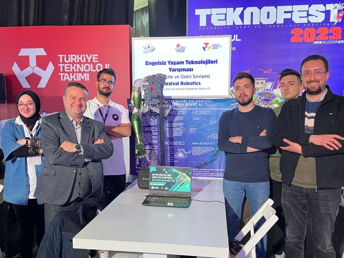 Dünyanın en büyük havacılık ve uzay festivali olan <a href="/teknofest/">TEKNOFEST</a> 'te olmaktan dolayı gurur duyuyoruz. 🚀 🇹🇷

Milli teknolojinin kalbinin attığı #TEKNOFEST2023 'te başarılı çalışmalarıyla üniversitesimizi gururla temsil eden öğrencilerimiz ve akademisyenlerimize teşekkür ederiz. 👏