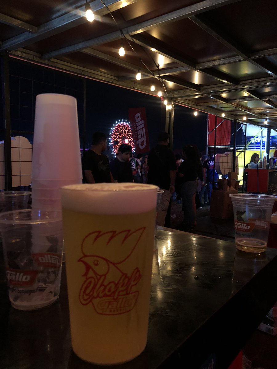 kasss14__'s tweet image. En estos tres días literal tomé mas cerveza que agua😂 que pijines #excelenteservicio