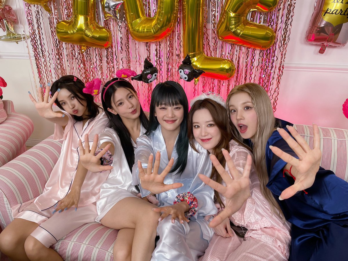 [📸] 230502 @ 🎉 (G)I-DLE 5TH ANNIVERSARY PARTY with Pajamas 🎂🎉

🎊 데뷔 5주년 맞이 (여자)아이들의 파자마 파티 🎊
네버랜드와 함께해서 더 소중하고 즐거웠던 시간이었어요 💗
네버랜드! 앞으로 (여자)아이들과 만들어 나갈 모든 순간에도 함께해요 🥰 

#여자아이들 #GIDLE